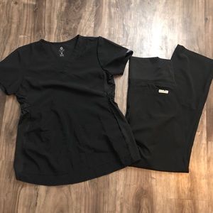 MedCoutoure Maternity XS Scrubs Set Black